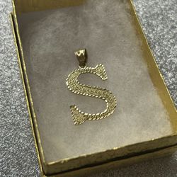Gold Pendant 