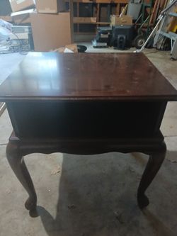Elegant Mahogany Solid Wood Table