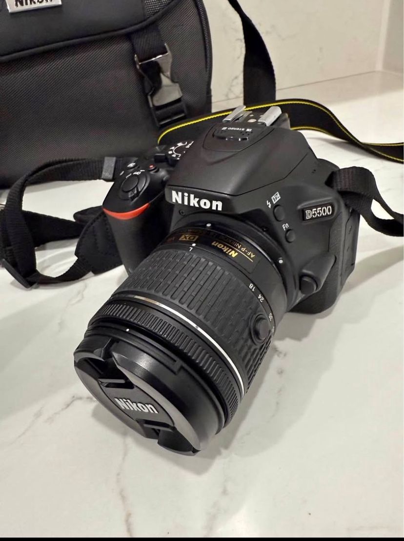 Nikon D5500 Camera