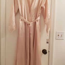 NEW Nikrooz Satin Robe Size S/M

