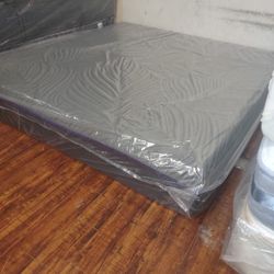 💤😴💤😴 $249 King Cool Gel Memory Foam Mattress Only $249 😴💤😴💤