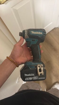 Impact drill makita with battery 5.0 A