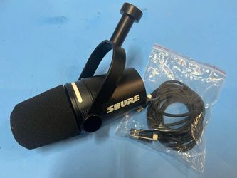 SHURE MV7+ podcasting, Recording, Live Streaming microphone USB-C/XLR dynamic Mic, voice isolating