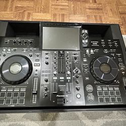Pioneer XDJ-RX3  All-In-One DJ Controller + Magma Flight Case