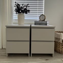 Beautiful set of nightstands - end tables