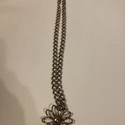 Flower Pendant With Chain 