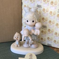 Precious Moments Collectible 