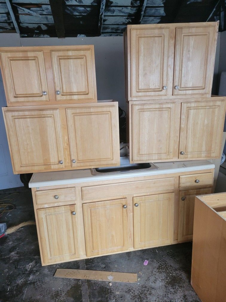 Kitchen Cabinets 