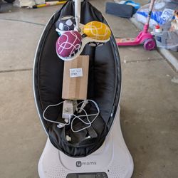 4Moms MamaRoo Swing