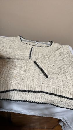 Victoria’s Secret Girls Size XL Crop Sweater