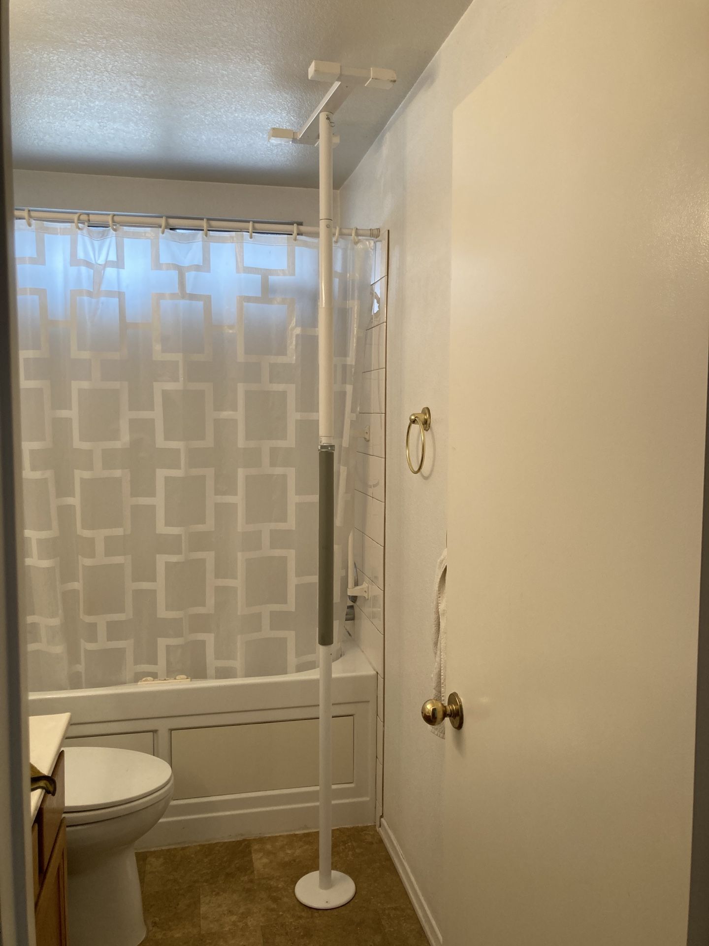 READ POST!! Transfer Pole -Floor To Ceiling Grab Bar - READ POST