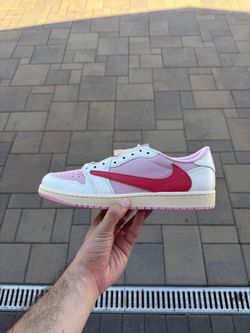 Travis Scott x Jordan 1 Low Tropical Pink size 10.5
