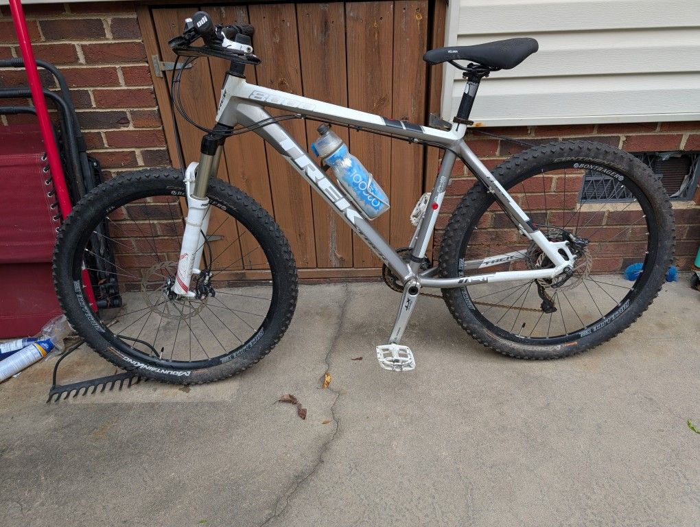 Mountain Bicycle Trek 8000