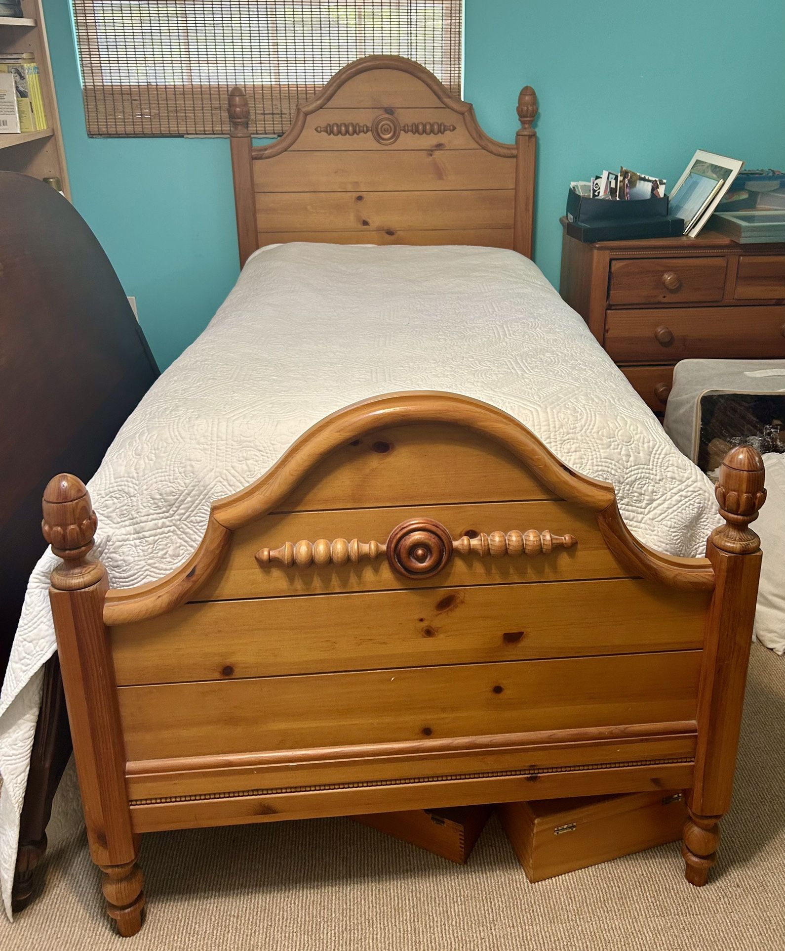 Twin Bedroom Set- Lexington Furniture