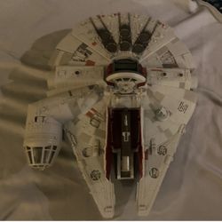 Star Wars Millennium Falcon Toy.