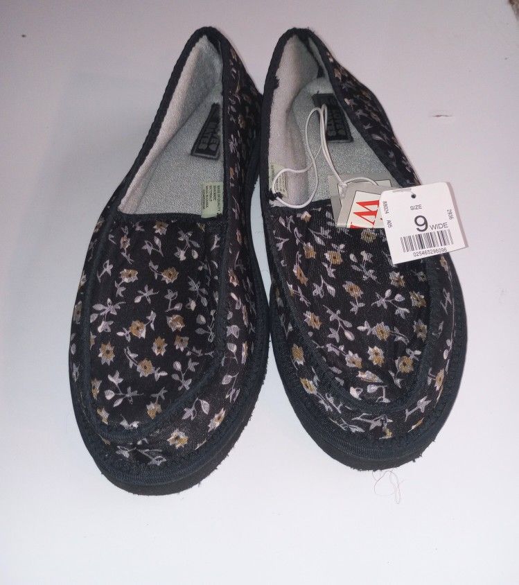 Love Mates Women's Bedroom Slippers Black Size 9W NWT