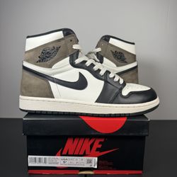 Very clean Jordan 1 Dark Mocha size 9.5m Og all!