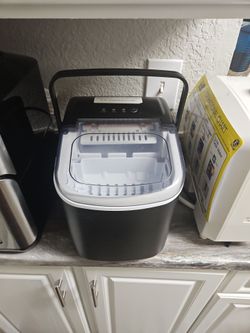 Ice maker