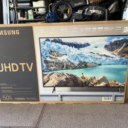 SAMSUNG 7 Series Flat Screen Slim 
