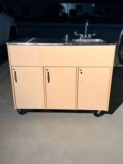 Portable sink