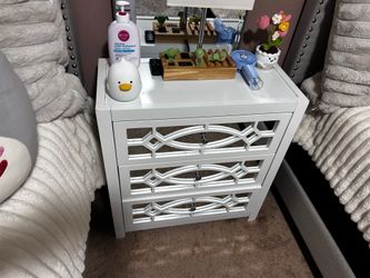 Nightstand/Dresser