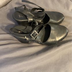 Korks Black Leather Heel