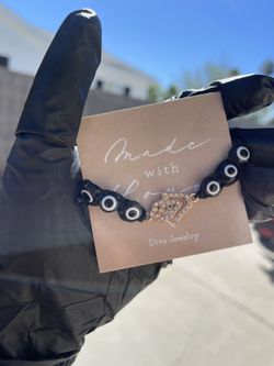 Mal De Ojo Pulsera $10