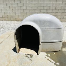 Dog House And Crate
