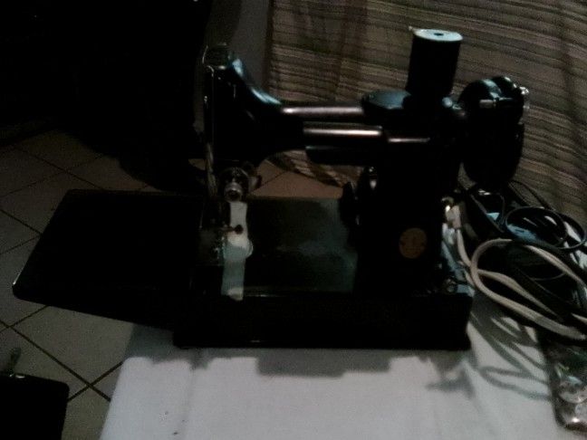 Electric Sewing Machine