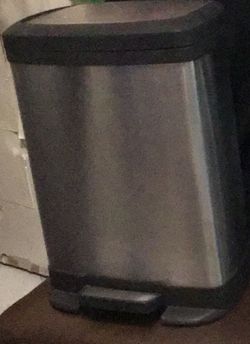 Desk or area trash bin