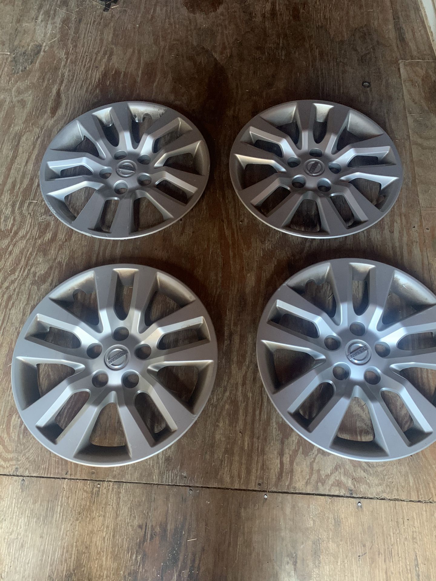 16 inch Nissan Altima Hubcaps