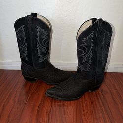 Beautiful men’s black cowboy boots size 11