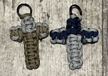 Paracord crosses