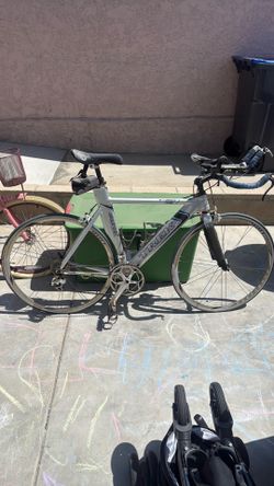 Trek Equinox E7