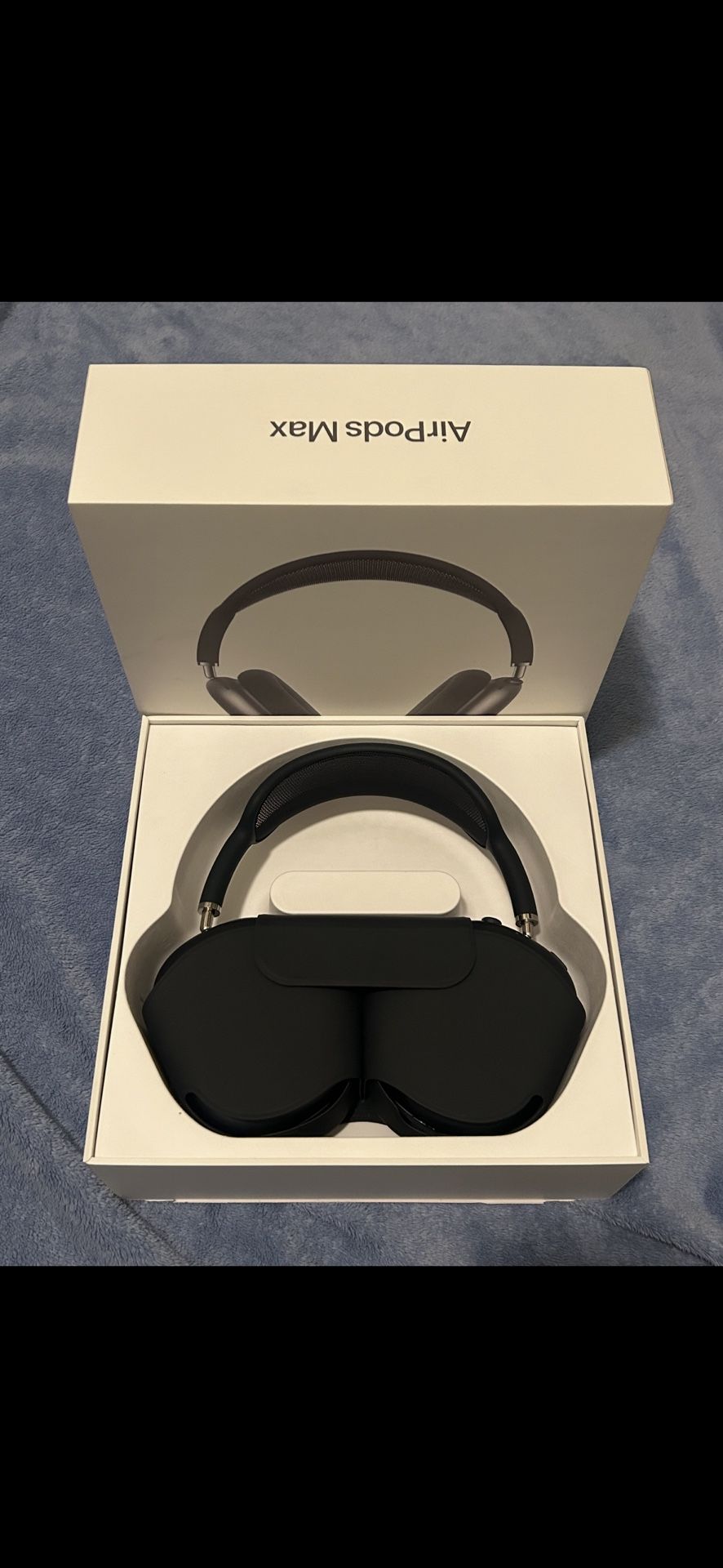 AirPods Max With Smart Case