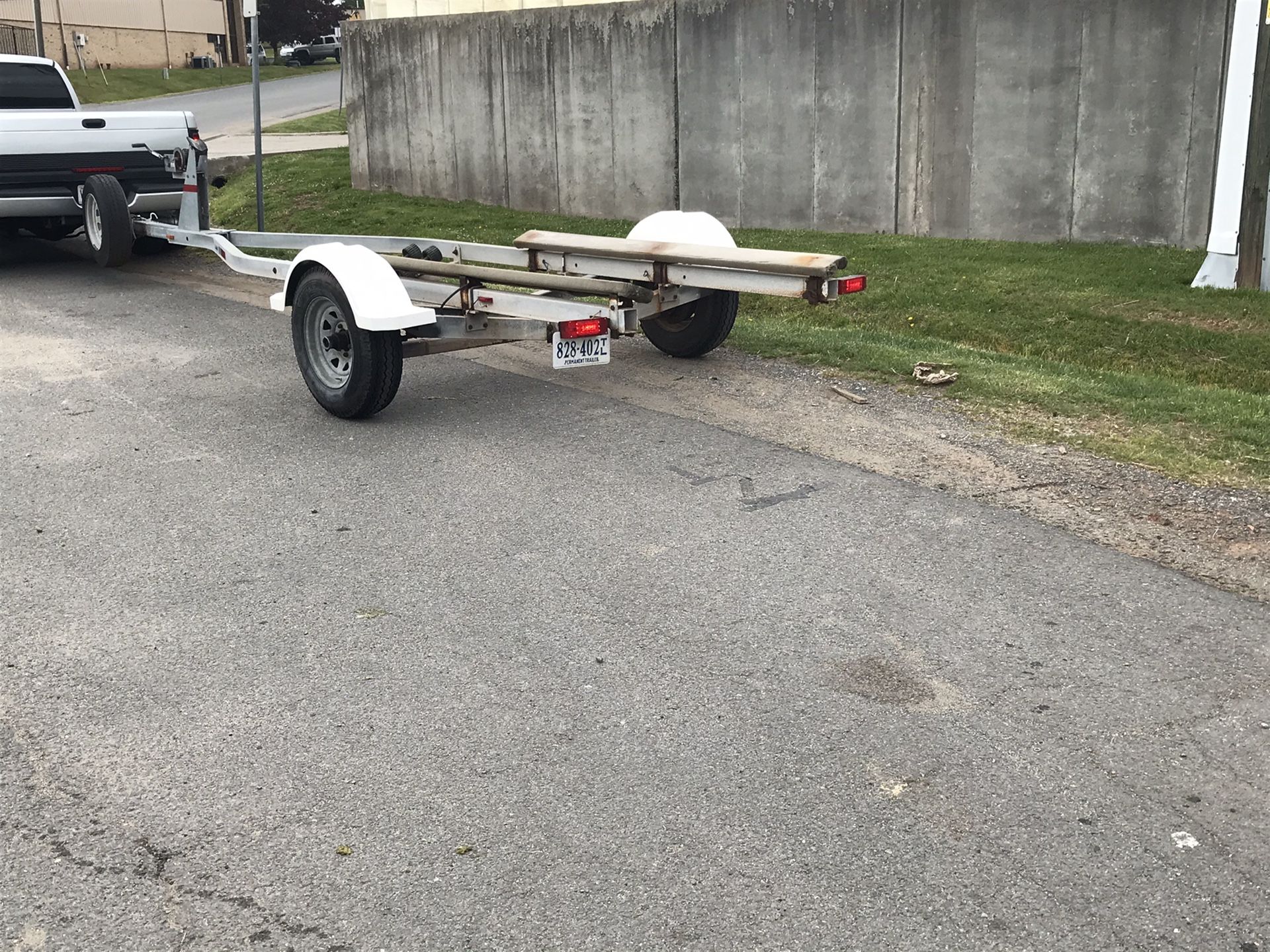 Trailer boat. 21. “ new. Tires.