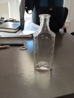 ANTIQUE MEDICINE BOTTLE FROM THE YEAR  1919