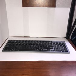Fenifox wireless keyboard(MISSING USB RECEIVER)