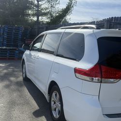 2011 Toyota Sienna