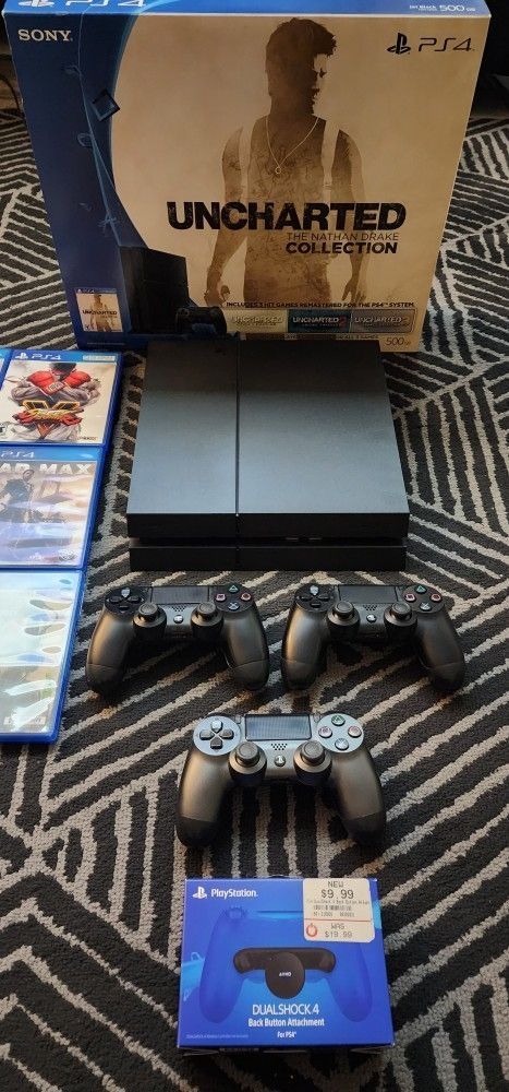 PlayStation 4 Console 23 Games 3 Controllers