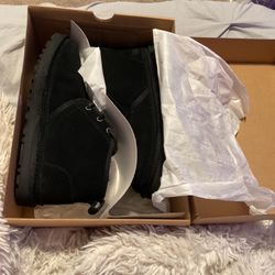 Black UGGS 