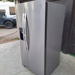 Whirlpool Refrigerator 