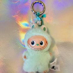 Pin For Love Labubu (i - Mint)