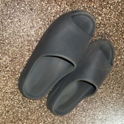 Yeezy Slide Slate Marine Size 13