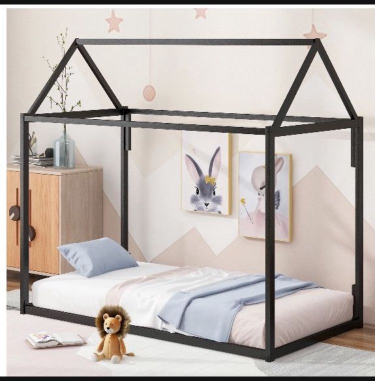 House Bed New !!