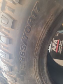 Tires Fortun Tormenta 17 buenas condiciones 120 OBO