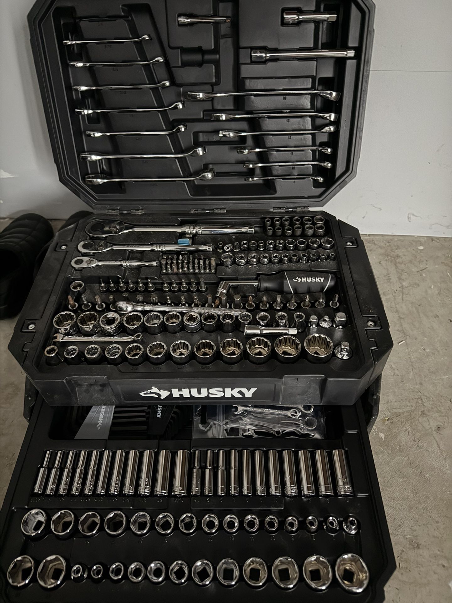 New Husky 244 Pc Set