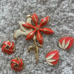 Vintage Orange and cream floral pin and earrings 