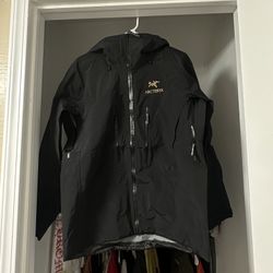 Arc’teryx Jacket Alpha SV “24K Black”