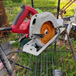 Milwaukee Skill Saw